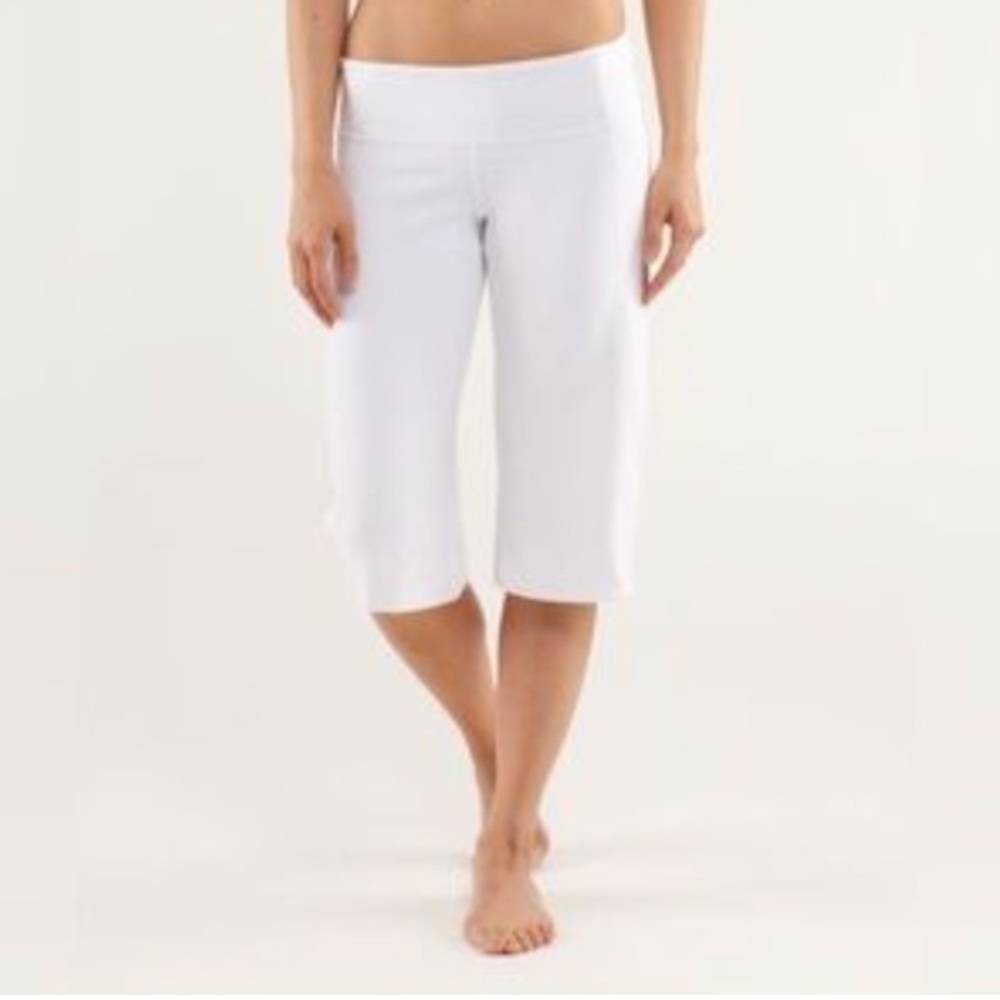 EUC Lululemon Clam Digger II - White - Size 6